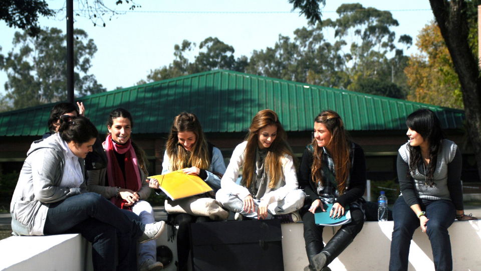 Licenciatura en Diseño Textil e Indumentaria (Lules, Tucumán)