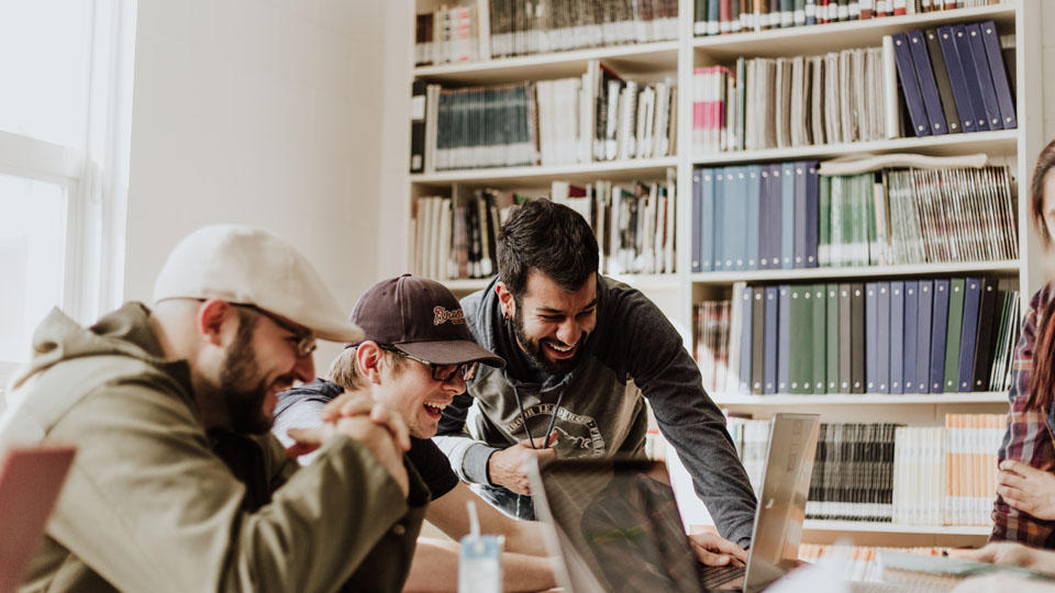 Maestráa en Administración de Negocios (Morón, G.B.A Zona Oeste)